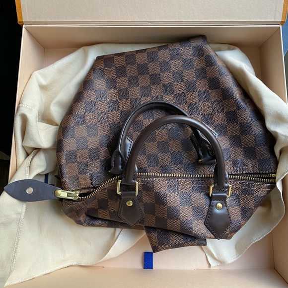 Louis Vuitton Handbags - Authentic Louis Vuitton Speedy 30!